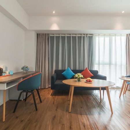 Holiday Inn Express Qingdao Chengyang Central By Ihg Esterno foto